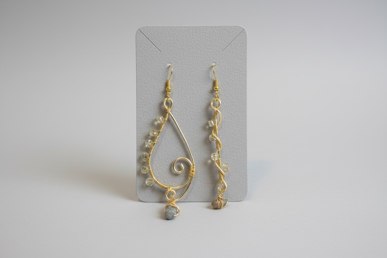 Drahtgewickelte Ohrringe Mit Edelstein Schmuckstück Handgemacht Aus Feinem Draht Geflochten