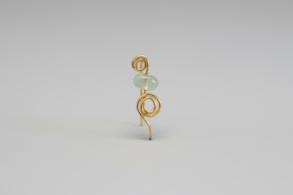 Golddraht Nasen Cuff Mit Aventurin Handgefertigter Schmuck Für Nasenpiercings Und Elegante Looks