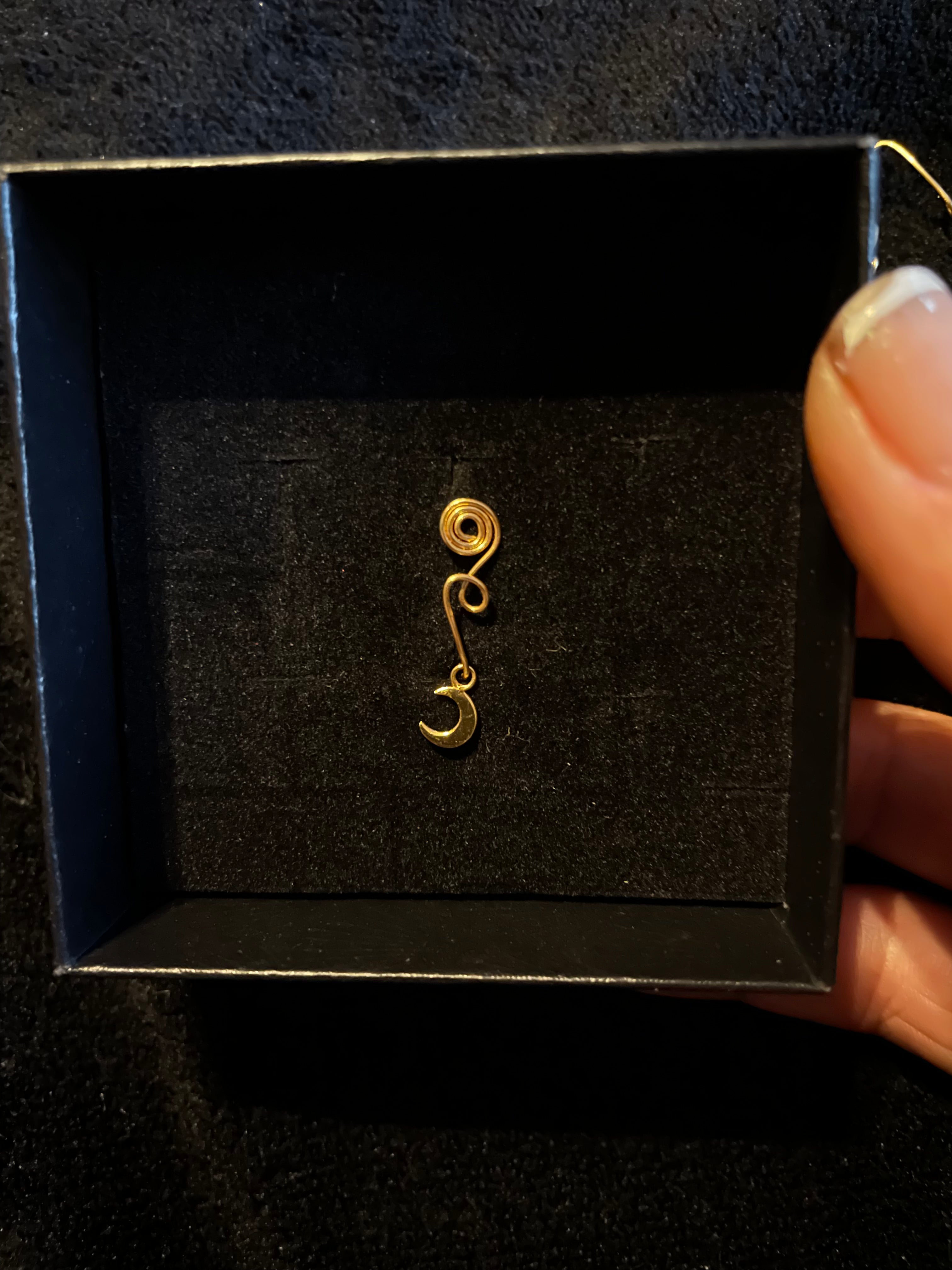 Goldene Nasen Cuff Mit Mondanhänger Schmuck Für Nasenpiercing Hochwertig Und Langlebig Perfekt Geschenk Idee